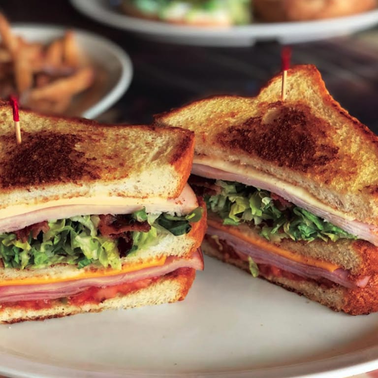 BBQ Chicken Pizza: A Flavorful Delight